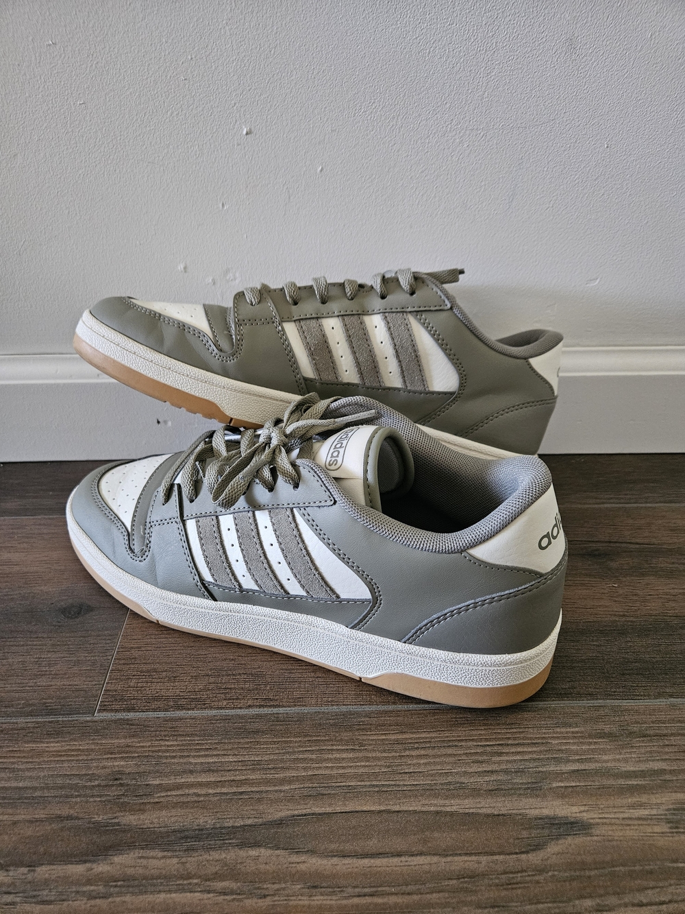 Adidas Men’s Grey and White Low-Top Sneakers